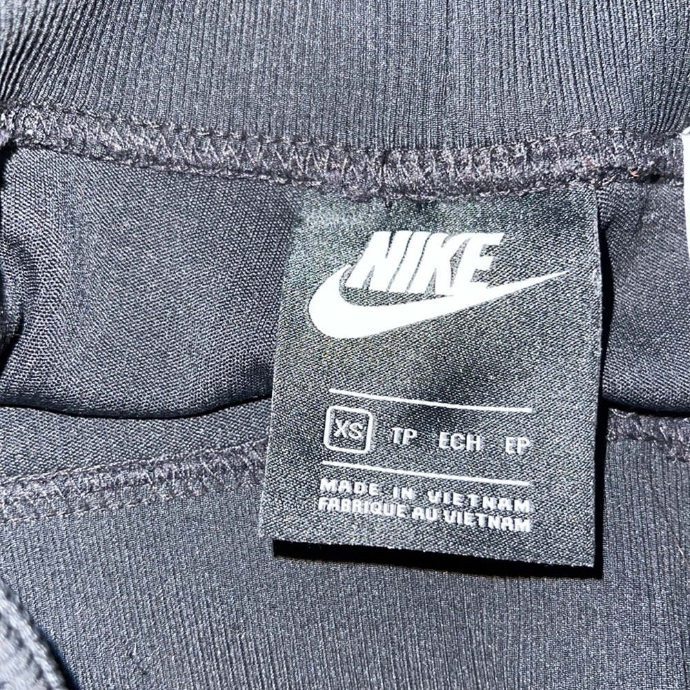 Nike shorts - Picture 6 of 7